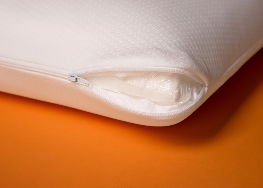 Zipper closure of Signature Cooling Gel Memory Foam Pillow